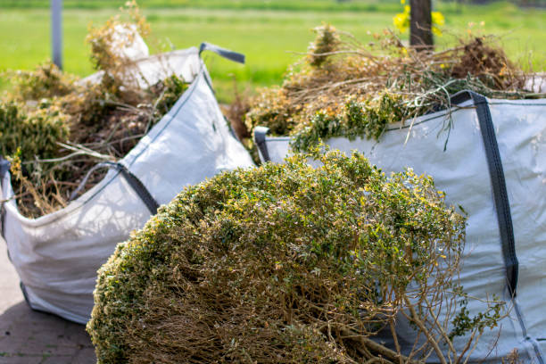 Best Garage Cleanout Services  in North Lindenhurst, NY
